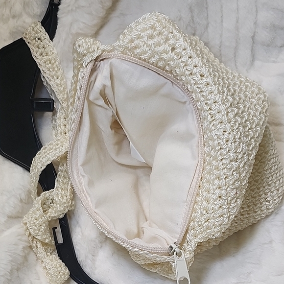 Cream Crochet Crossbody Bag with Flap Closure - Picture 6 of 9